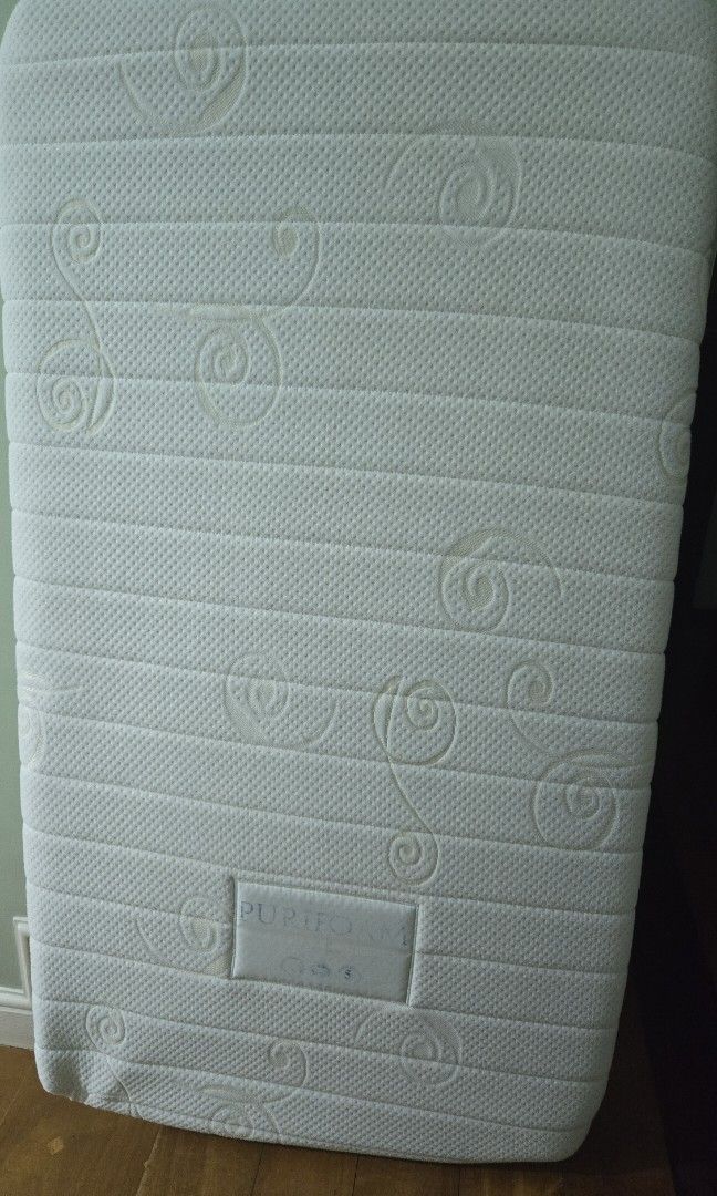 Uratex Purifoam Crib Matress (Category: Cots & Cribs) located in Malabon City. Submitted by emmashappymommy (Listing ID 1385202644, Image 1). Description: Brand: Uratex Purifoam Matress Size: 28" x 52" x 4" Condition: Lightly Used. In very good condition RFS: will change bed Price: 950.00 MOP: Gcash pick up point: Araneta Village Potrero Malabon.