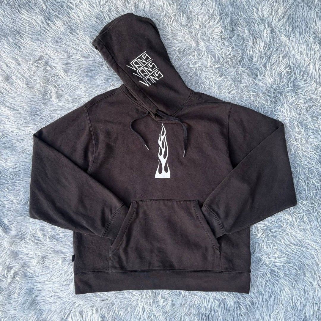 Vans x Elijah Berle Pullover Hoodie Boxyfit (Category: Hoodies) located in Trece Martires City. Submitted by butfirst.thrift (Listing ID 1385206035, Image 2). Description: VANS x ELIJAH BERLE PULLOVER HOODIE Size Xs on tag 22width x 25length color rate 8.8/10 good condition issue: crack print & very minimal pinholes on sleeves ₱380.