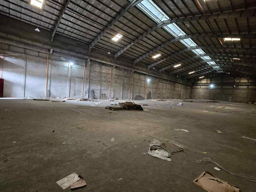 Warehouse in Valenzuela For Lease (Category: Commercial) located in Manila. Submitted by ADB.Realtor (Listing ID 1385089100, Image 2). Description: FOR LEASE Warehouse along Mindanao Ave. Valenzuela. Covered floor Area: 2,281 sqm. Loading Bay & Parking/ open area: 711 sqm. Lot Area: 2,992 sqm. Rate: 330/sqm. + VAT negotiable For serious inquiries and viewing requests, please send us a DM or contact us now. Thank you. Albert Bien Real Estate Broke