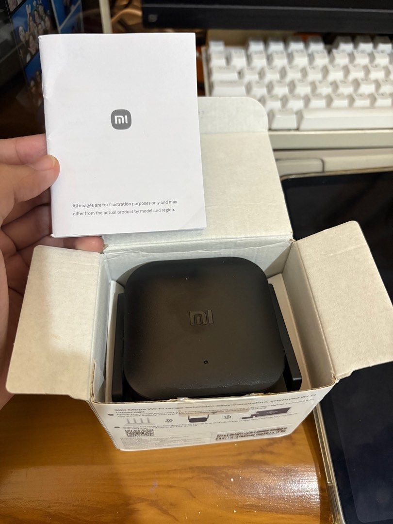 [XIAOMI] Mi Wi-Fi Range Extender Repeater Pro (Category: Other Accessories) located in Manila. Submitted by basedindasma.rizal (Listing ID 1385163167, Image 3). Description: 2.4g 300mbps Network Router Wifi Extender Long Range Bnew with box and manual RFS: double order.