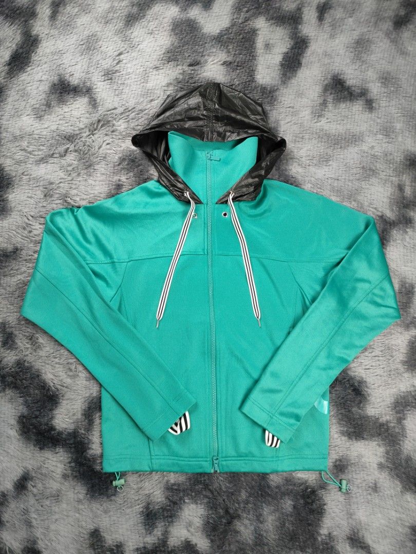 Y-3 x adidas jacket (Category: Coats, Jackets and Outerwear) located in Muntinlupa City. Submitted by d_code (Listing ID 1385192832, Image 1). Description: small good as new.