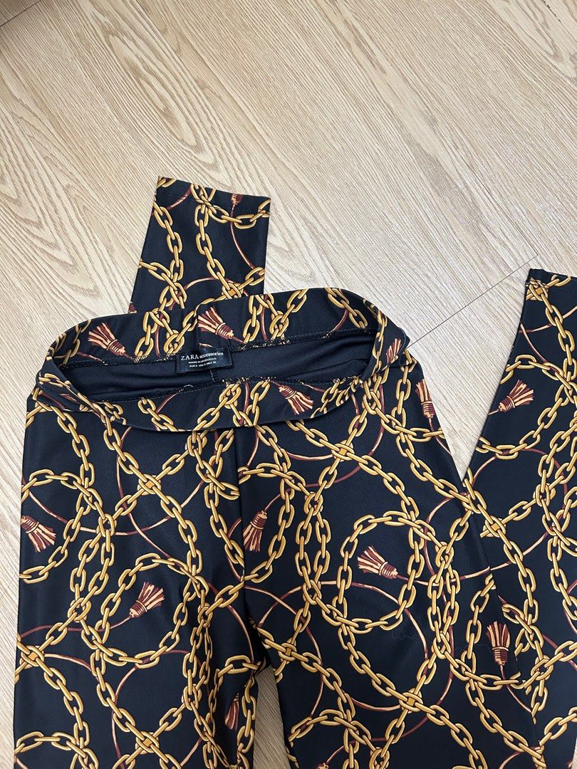 Zara Chain Leggings Black/Yellow (Category: Jeans) located in Carmona. Submitted by anj.dee (Listing ID 1385181738, Image 1). Description: Size: Small Money back if proven fake 😊.