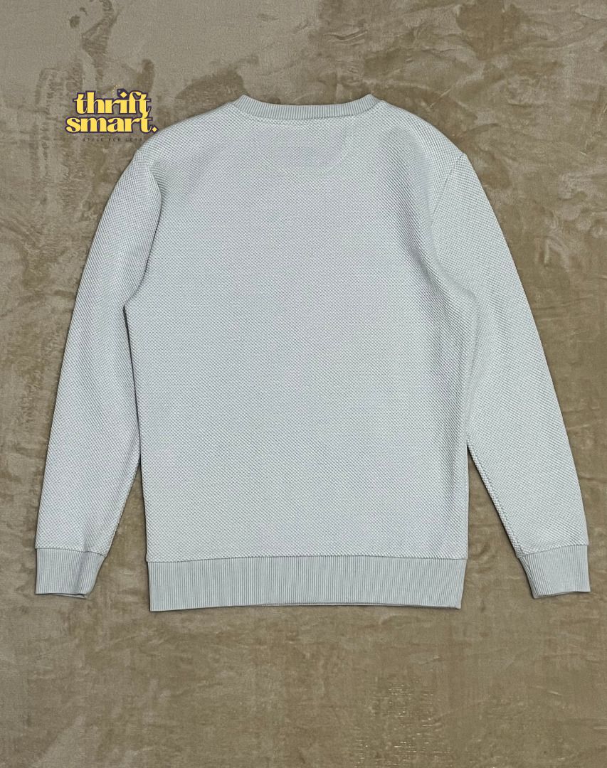 Zara Off White Sweater Unisex (Category: Coats, Jackets and Outerwear) located in Manila. Submitted by thrift.smart (Listing ID 1385175636, Image 3). Description: DETAILS: Size on tag: S Color Rate: 9.5 / 10 Condition: 9.5 / 10 Washed: Yes Flaws/minor issues: None Width (pit to pit): 18.5 inches Length: 27 inches REMINDERS: 📌 Measurements for items are provided; ensure that they align with your measurements. 📌 Indicated price is final. 📌 Payme