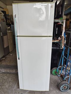 由 0925055601 (刊登 ID 1385367296，圖片 1) 提交，位於 的 (類別：)，說明：。