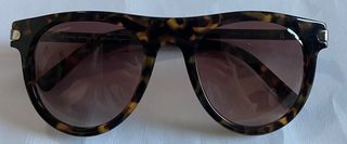 （分類：）位於 。 由 newoptics 提交（商品編號 1385369741，圖片 1）。簡介： 。