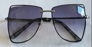 （分類：）位於 。 由 newoptics 提交（商品編號 1385375645，圖片 1）。簡介： 。