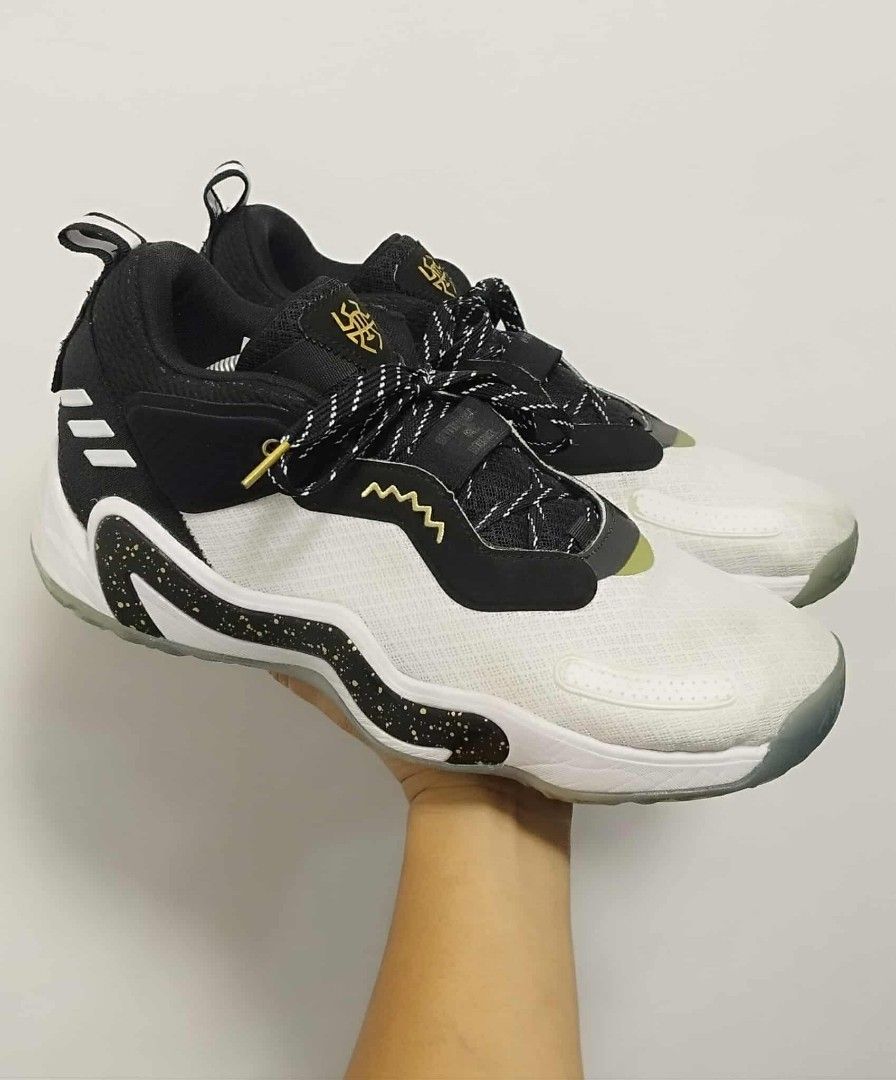 Adidas Donovan Mitchell (Category: Sneakers) located in Manila. Submitted by esparciake75752 (Listing ID 1385262982, Image 2). Description: adidas Donovan Mitchell size 11 us men's good as new pm me tnx.