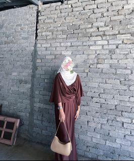 (Category: ) located in . Submitted by frommywardrobeeee (Listing ID 1385391631, Image 1). Description: .
