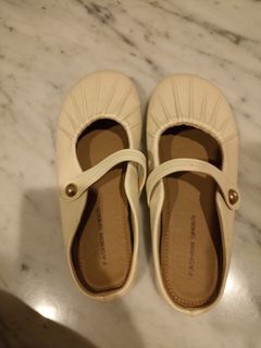 (Category: ) located in . Submitted by annabellayyh (Listing ID 1385388912, Image 1). Description: .