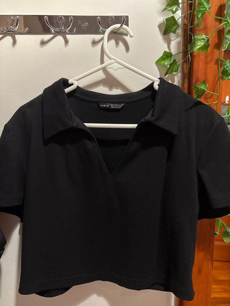 black collard crop top (Category: Blouses) located in Mandaluyong City. Submitted by msgz08 (Listing ID 1385406639, Image 1). Description: .