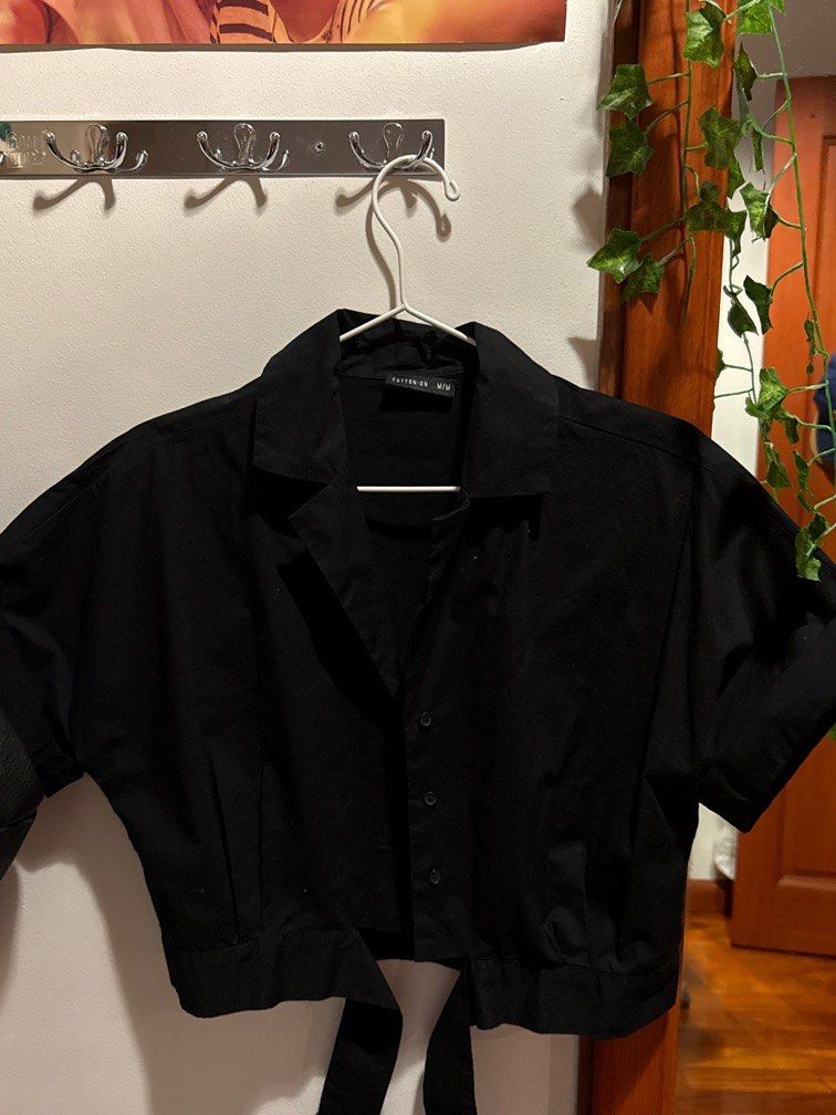 black cotton on crop top (Category: Blouses) located in Mandaluyong City. Submitted by msgz08 (Listing ID 1385407315, Image 1). Description: .