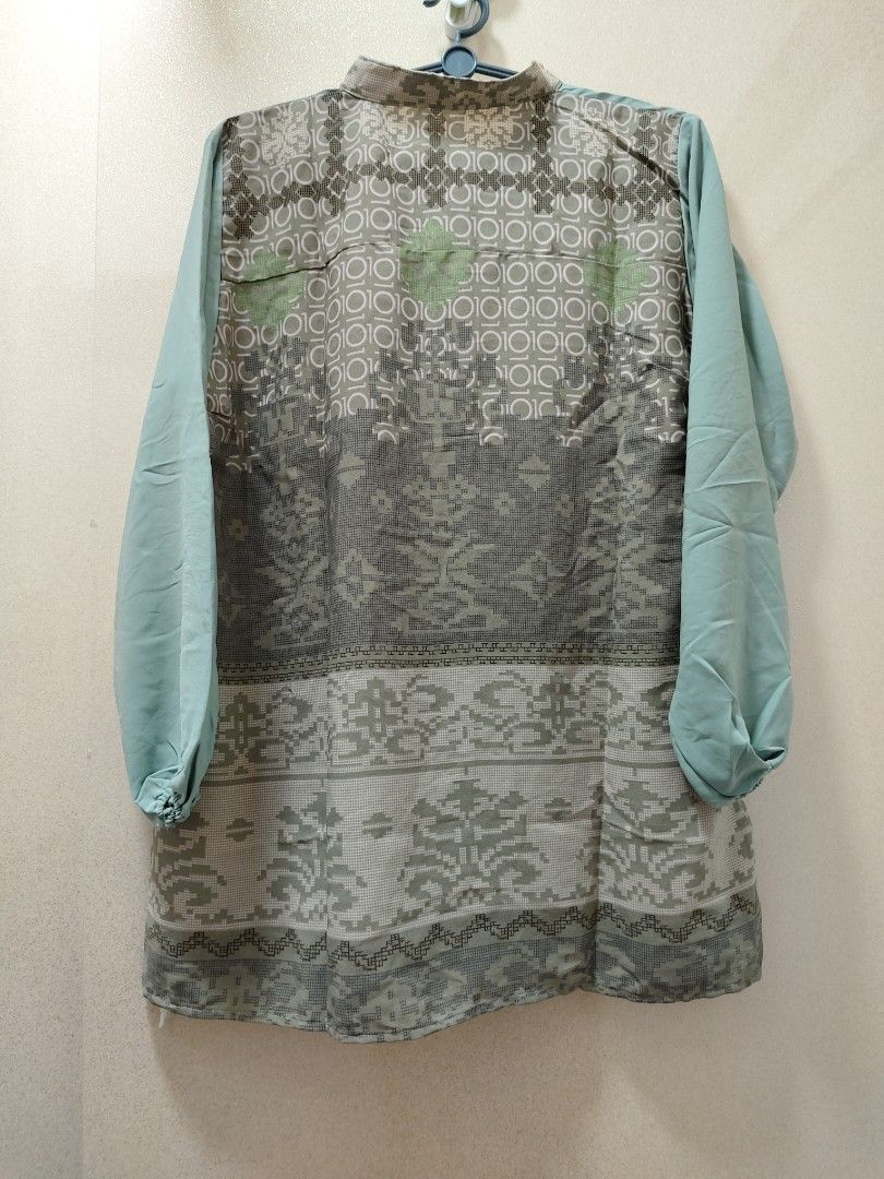 Blouse (Category: Longsleeves) located in Singapore. Submitted by as_salam99 (Listing ID 1385244841, Image 5). Description: SALE Last Stock NEW longsleeve price $3/each buy 4 $10.