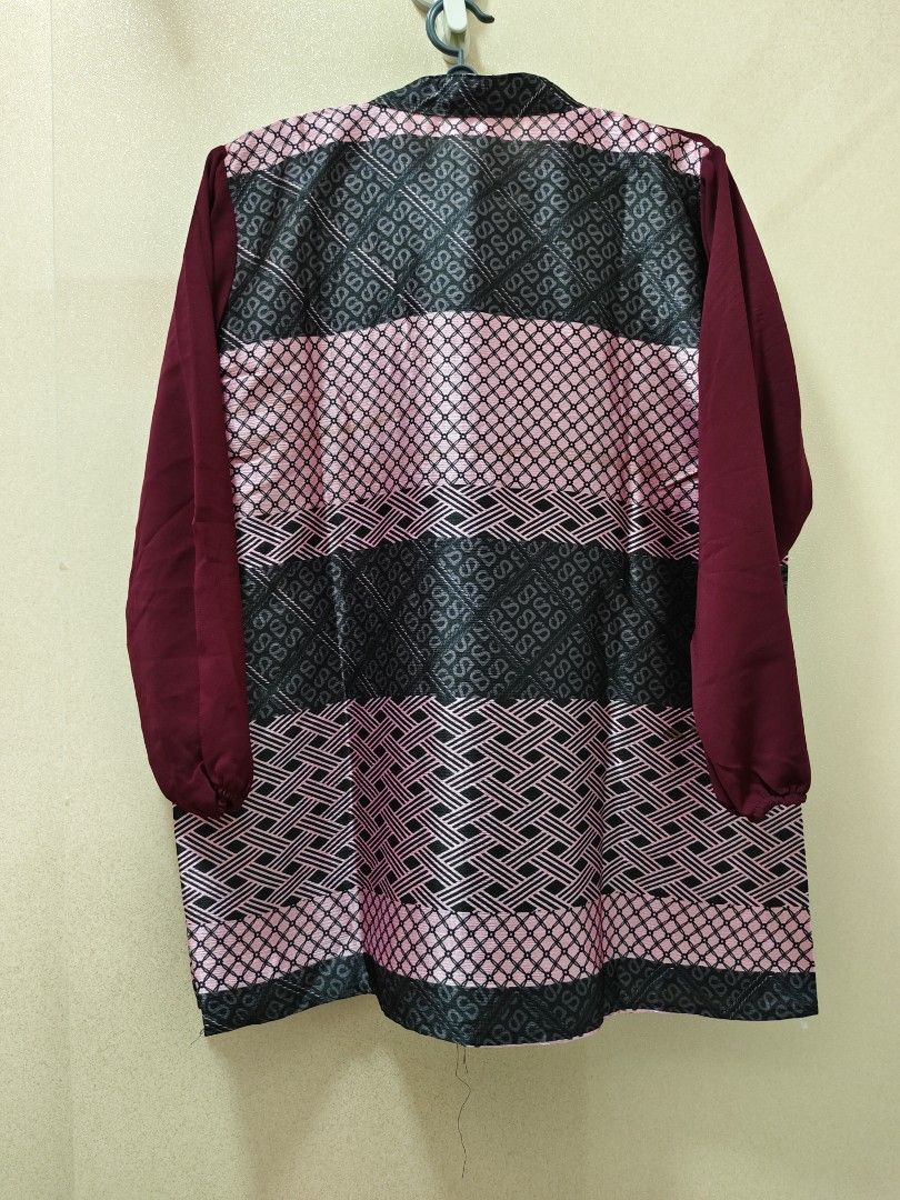 Blouse (Category: Longsleeves) located in Singapore. Submitted by as_salam99 (Listing ID 1385244841, Image 9). Description: SALE Last Stock NEW longsleeve price $3/each buy 4 $10.