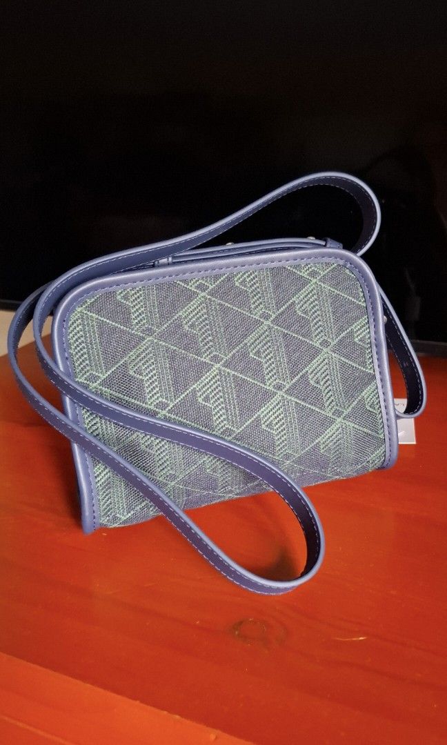 Brand new authentic la.coste shoulder bag (Category: Luxury Bags & Wallets) located in Cavite. Submitted by DocTina (Listing ID 1385297333, Image 2). Description: Personally bought in Bangkok a few days ago. buyer's remorse, and it's too small for my frame the more that i look at it. sf c/o buyer. meet up is possible (certain days) around quezon avenue, imus, bacoor, las pinas. guaranteed authentic..