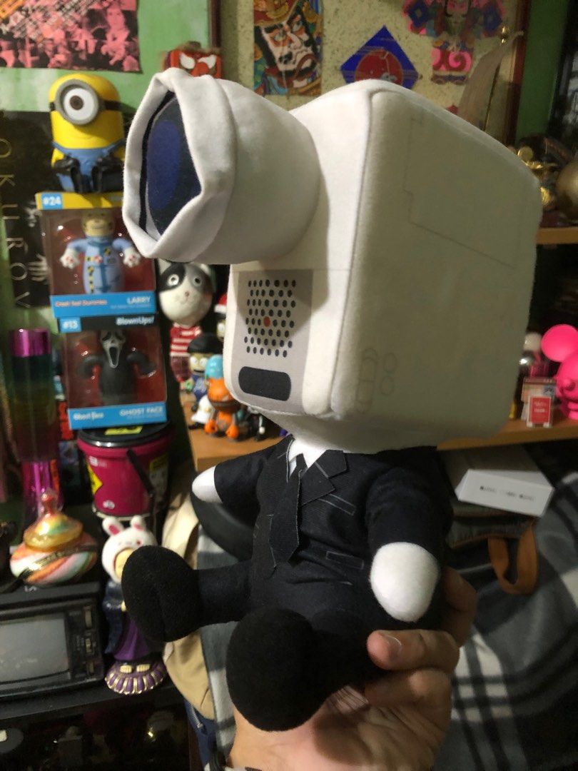 Camera Head Guy collectible plush toy (Category: Plushies & Soft Toys) located in Quezon City. Submitted by markgolveo (Listing ID 1385396615, Image 1). Description: Camera Head Guy collectible plush toy.