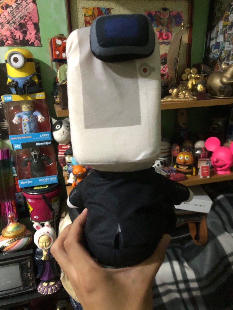 Camera Head Guy collectible plush toy (Category: Plushies & Soft Toys) located in Quezon City. Submitted by markgolveo (Listing ID 1385396615, Image 3). Description: Camera Head Guy collectible plush toy.