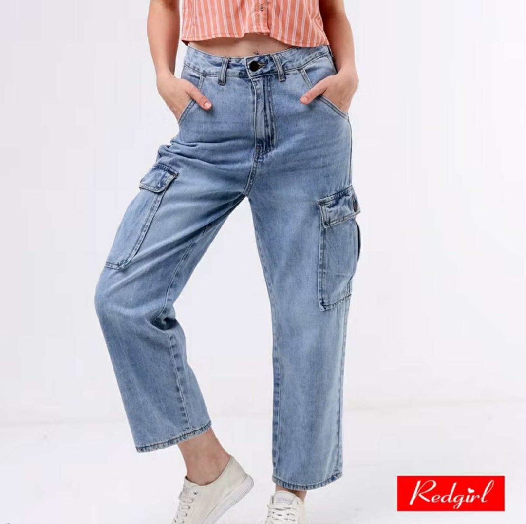 Cargo Highwaist - Redgirl (Category: Jeans) located in Quezon City. Submitted by lovesijey (Listing ID 1385430701, Image 1). Description: Redgirl - Cargo Highwaist Pants Used once - likenew bought 700 plus size 28 selling 400 LP 350 for sure buyer rfs: decluttering, nakatambak lang eh. loc: Quezon City.