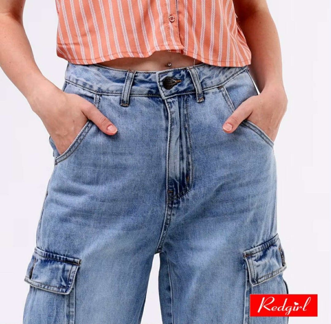 Cargo Highwaist - Redgirl (Category: Jeans) located in Quezon City. Submitted by lovesijey (Listing ID 1385430701, Image 2). Description: Redgirl - Cargo Highwaist Pants Used once - likenew bought 700 plus size 28 selling 400 LP 350 for sure buyer rfs: decluttering, nakatambak lang eh. loc: Quezon City.