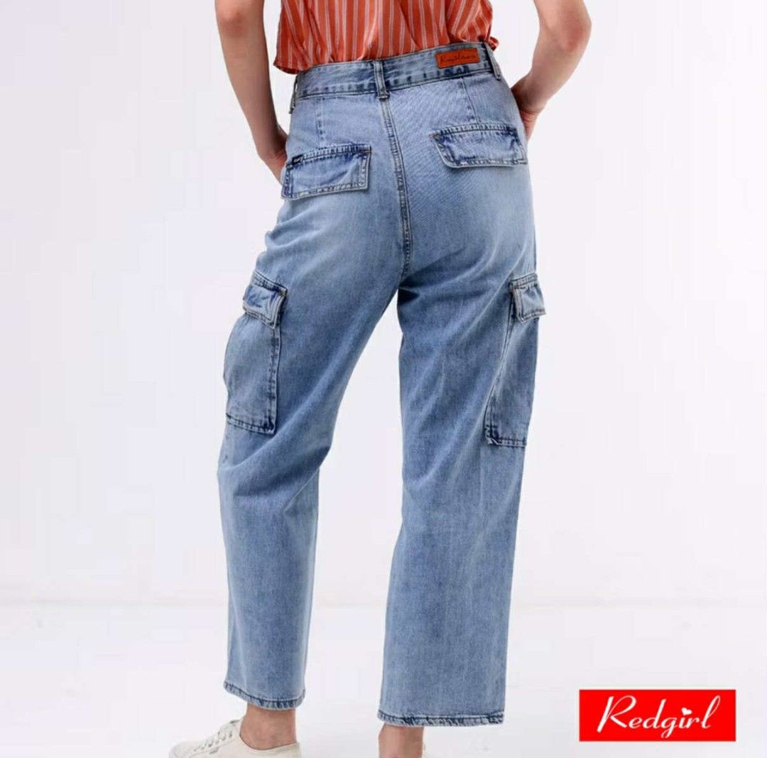 Cargo Highwaist - Redgirl (Category: Jeans) located in Quezon City. Submitted by lovesijey (Listing ID 1385430701, Image 3). Description: Redgirl - Cargo Highwaist Pants Used once - likenew bought 700 plus size 28 selling 400 LP 350 for sure buyer rfs: decluttering, nakatambak lang eh. loc: Quezon City.