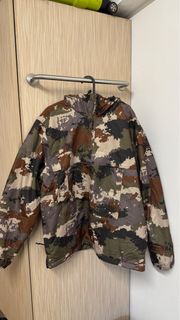 （分類：）位於 。 由 will_8 提交（商品編號 1385355547，圖片 1）。簡介： 。