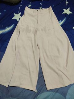 (Kategori: ) berada di . Dikirim oleh shopee_mocithrift22 (ID iklan 1385282374, Gambar 1). Deskripsi: .