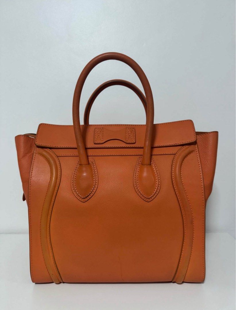 Celine Leather Phantom Luggage Tote (Medium) (Category: Luxury Bags & Wallets) located in San Fernando. Submitted by greenseller__ (Listing ID 1385428864, Image 2). Description: Complete inclusions. Condition: GOOD. This previously owned and used item is in good condition with minimal signs of use. This may include fading of material or plating and scratches. Goes for around 60k USED on Farfetch.