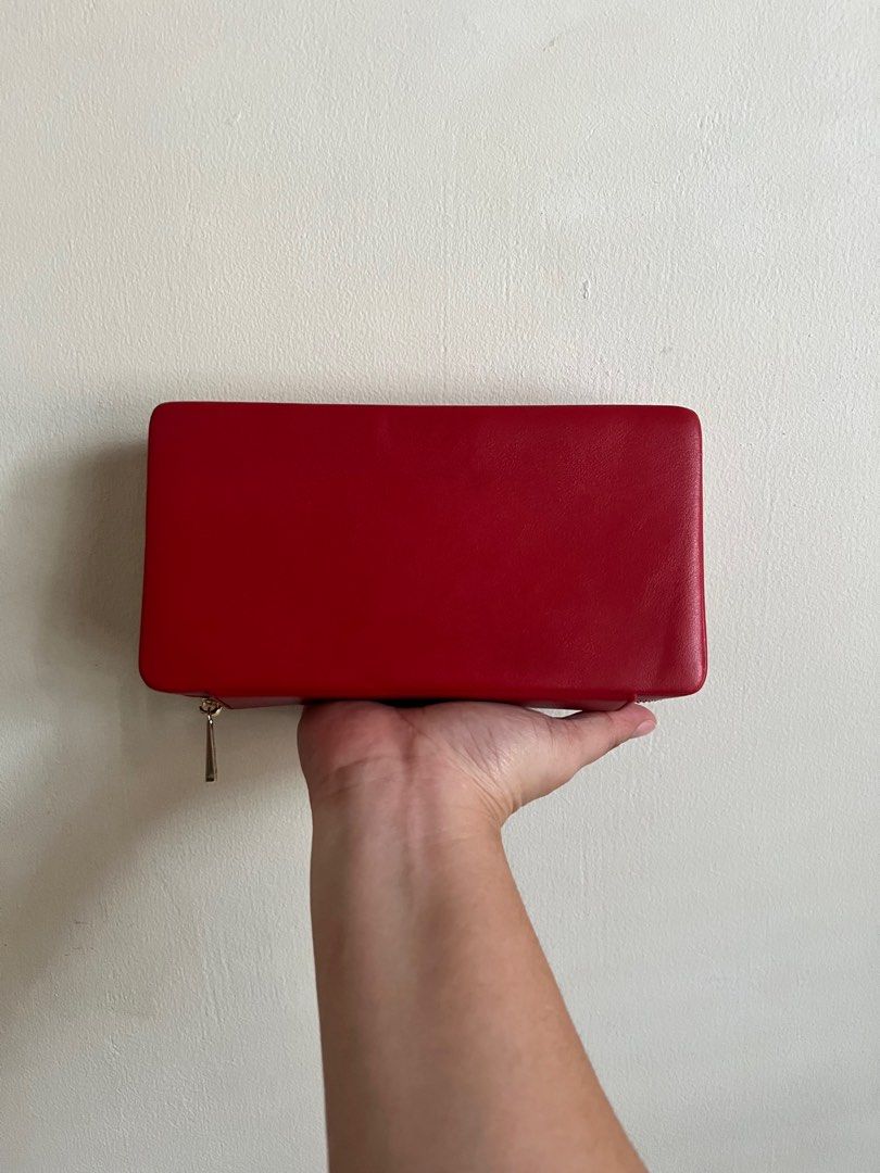 Christian Dior Case (Category: Luxury Bags & Wallets) located in Valenzuela. Submitted by dianzskiyo (Listing ID 1385338148, Image 2). Description: Christian Dior hard case - this is from rouge lipstick collection 📍 Can be use as jewelry box, make up organizer etc. 📍 what you see is what you get 📍 Managed ur expectation - this is preloved 📍 Slightly negotiable 📍 All details were already posted (pls check photos para iwas sa redundant na tano