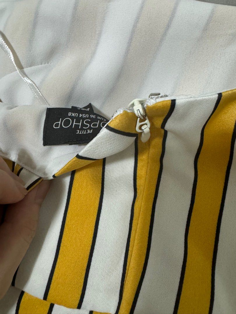 Formal Jumpsuit Yellow Top Shop (Category: Jumpsuits) located in Manila. Submitted by valentinajade0120 (Listing ID 1314261854, Image 3). Description: RFS: no longer fits used twice can be used for attending formal events .