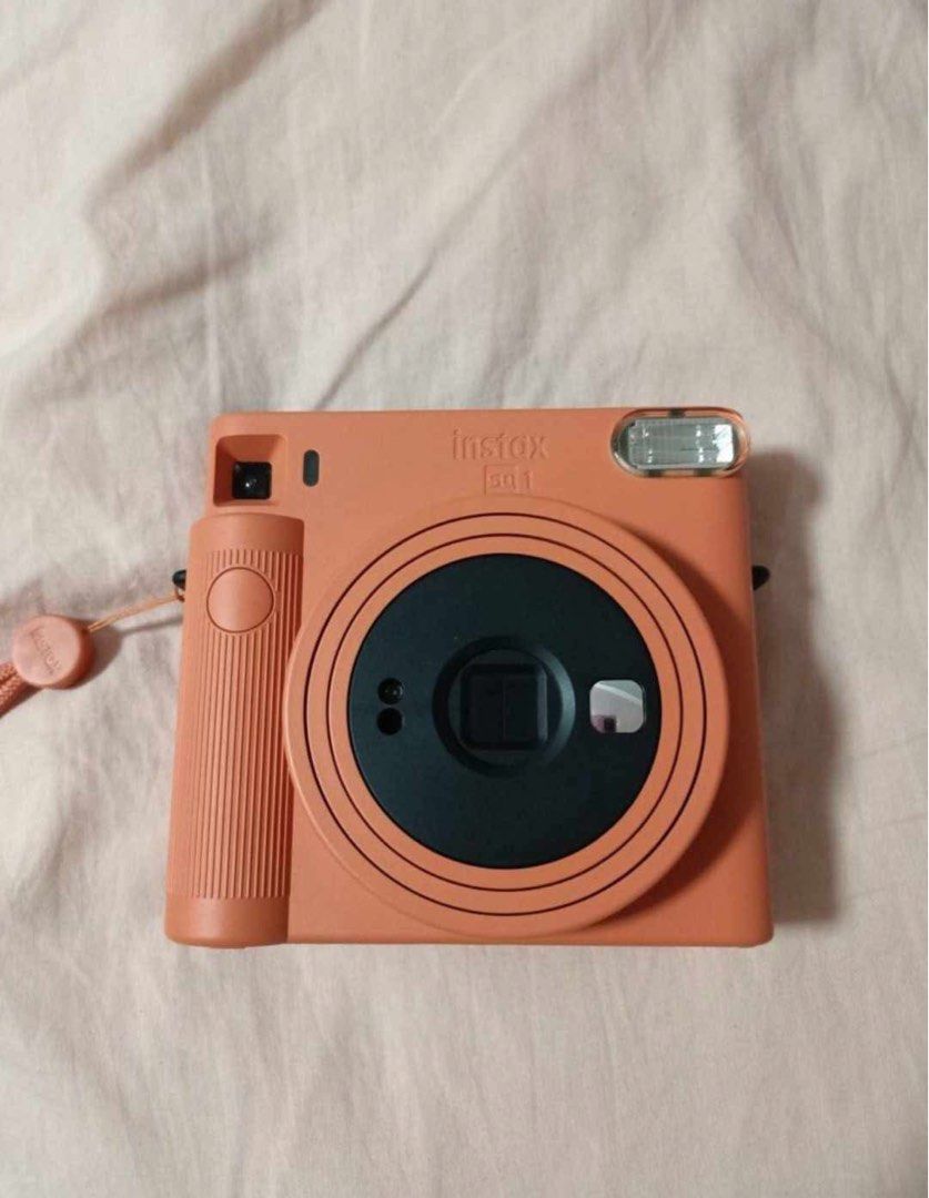 Fujifilm Instax Square SQ1 (Category: Cameras) located in Meycauayan. Submitted by jilgeeian (Listing ID 1385424403, Image 1). Description: RFS: rarely used. Need funds With 2 batteries. .