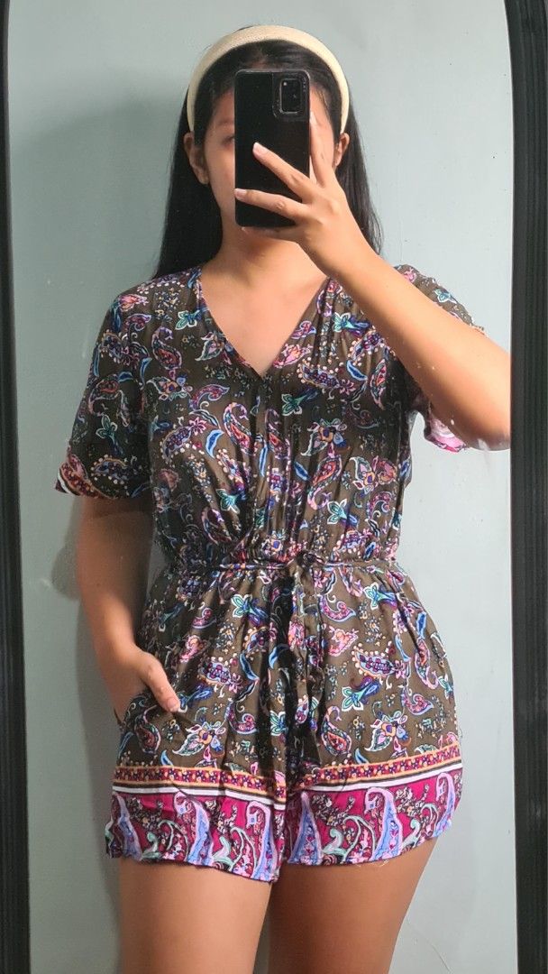 Green Paisley Print Romper (Category: Rompers) located in Lipa City. Submitted by declutteringmaye (Listing ID 1385338948, Image 2). Description: Small to Medium.