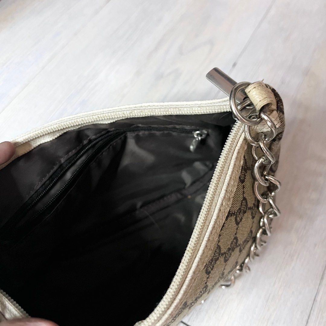 GUCCI KILI BAG (Category: Luxury Bags & Wallets) located in Cagayan de Oro. Submitted by fitsnthings (Listing ID 1385417331, Image 3). Description: pm for more details condition 8.5/10.