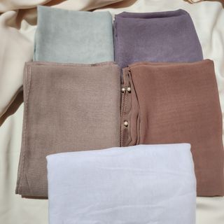 (Kategori: ) berada di . Dikirim oleh declutterwithaz (ID iklan 1385257276, Gambar 1). Deskripsi: .