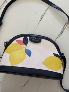 (Kategori: ) berada di . Dikirim oleh basicpreloved.id (ID iklan 1385280692, Gambar 1). Deskripsi: .