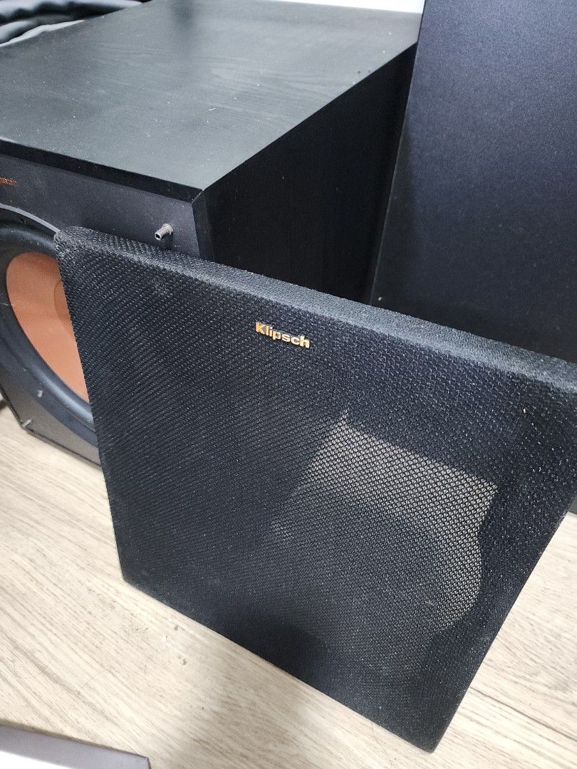 由 pekonick (刊登 ID 1381607574，圖片 1) 提交，位於 台南市 (Tainan) 的 Klipsch R100SW (類別：Soundbar、揚聲器、藍牙喇叭、耳擴)，說明：二手少使用。