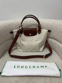 (Category: ) located in . Submitted by ___bagssandurstyleph (Listing ID 1385282005, Image 1). Description: .