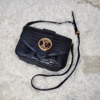 (Category: ) located in . Submitted by secondhandstreetph (Listing ID 1385396043, Image 1). Description: .