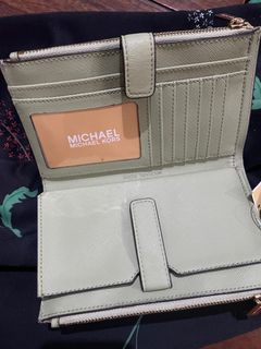 (Category: ) located in . Submitted by estrellabelledeclutter0710 (Listing ID 1385252936, Image 1). Description: .