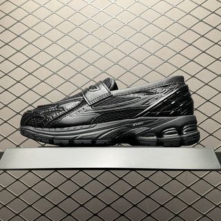(Category: ) located in . Submitted by lovely_shoes (Listing ID 1385368525, Image 1). Description: .