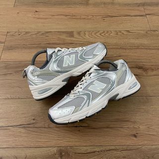 (Category: ) located in . Submitted by lusuh.store4 (Listing ID 1385333493, Image 1). Description: .