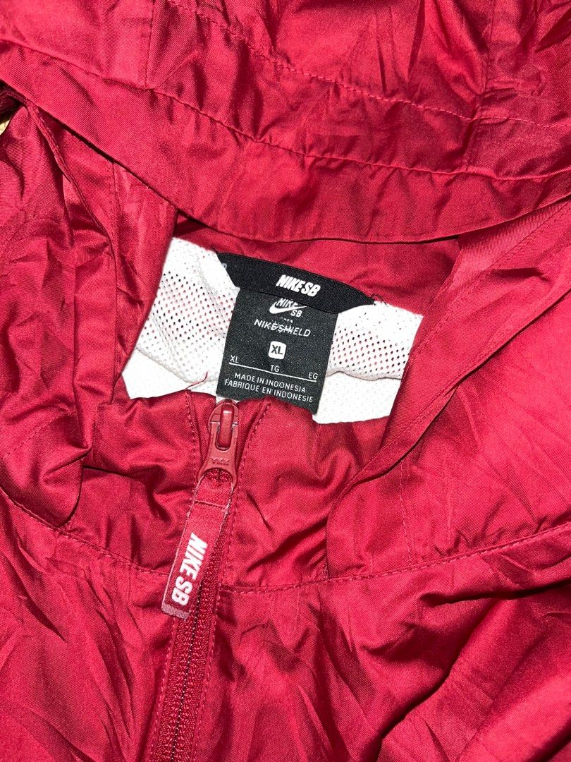 Nike sb windbreaker (Category: Coats, Jackets and Outerwear) located in Quezon City. Submitted by needforthrift (Listing ID 1385392018, Image 2). Description: Nike sb windbreaker Dimes : 25 width 28 length Color rate : 9.8 / 10 Excellent condition No issue .