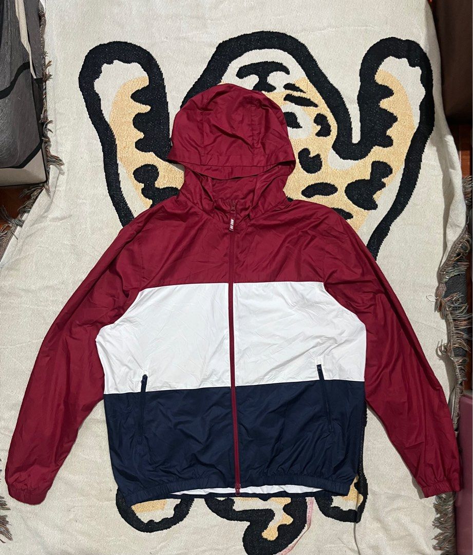 Nike sb windbreaker (Category: Coats, Jackets and Outerwear) located in Quezon City. Submitted by needforthrift (Listing ID 1385392018, Image 1). Description: Nike sb windbreaker Dimes : 25 width 28 length Color rate : 9.8 / 10 Excellent condition No issue .