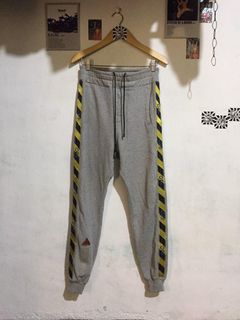 (Kategori: ) berada di . Dikirim oleh westernboythrifting (ID iklan 1385425151, Gambar 1). Deskripsi: .