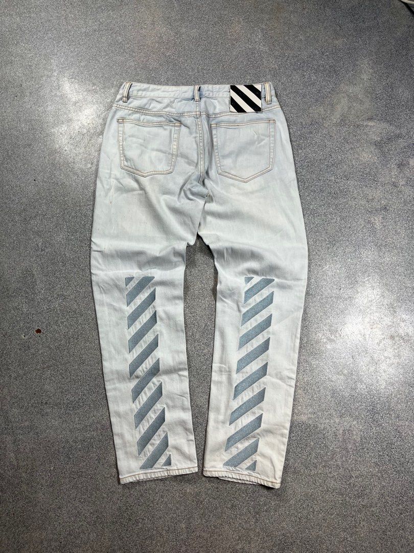 Offwhite jeans (Category: Jeans) located in Bacolod City. Submitted by piquedup.ph_v2 (Listing ID 1385255058, Image 1). Description: .