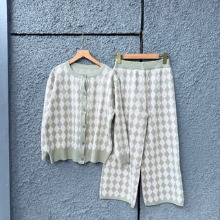 (Kategori: ) berada di . Dikirim oleh ubek.lemariku (ID iklan 1385303318, Gambar 1). Deskripsi: .