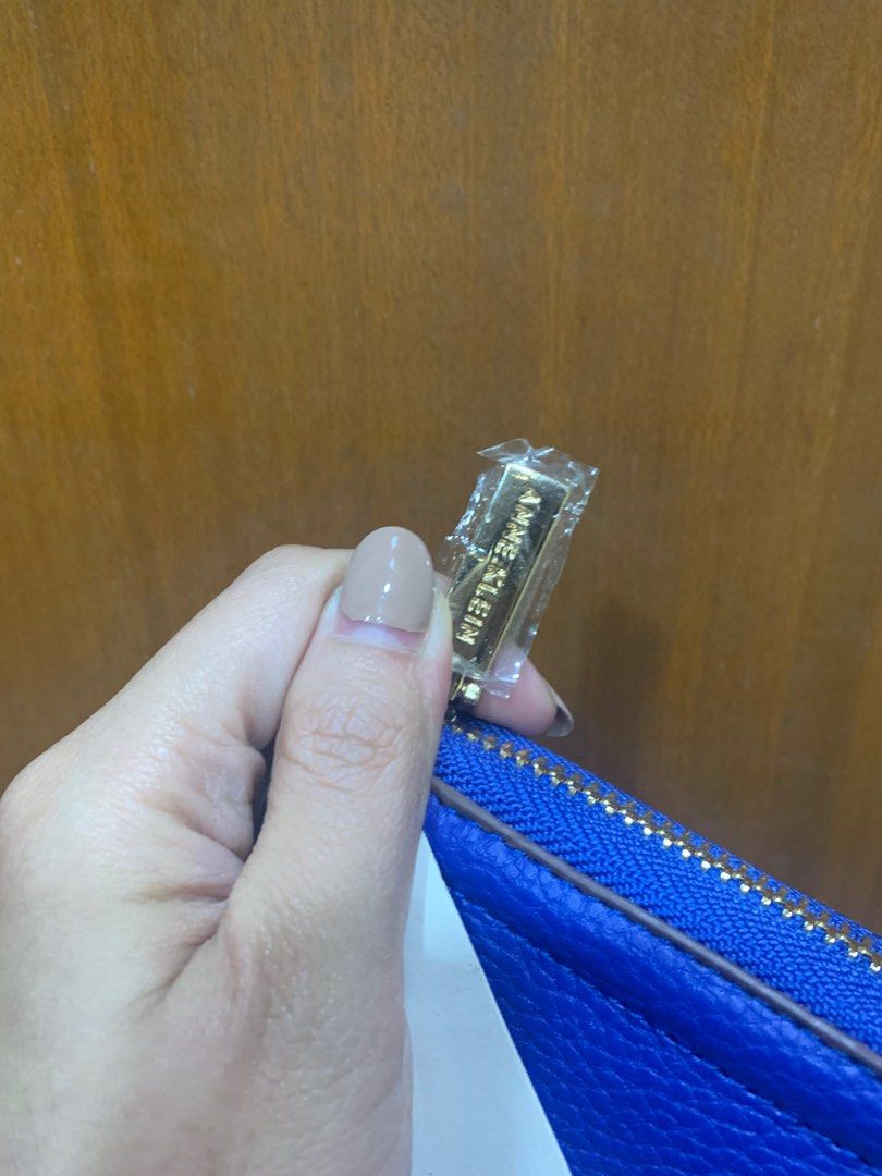 Original Anne Klein long wallet (royal blue) (Category: Wallets & Card holders) located in Mandaluyong City. Submitted by tinskyrey (Listing ID 1385307156, Image 3). Description: Original Anne Klein long wallet Royal blue Brand new with tag Hardware has plastic covering Php2,000 (negotiable) RFS: Decluttering SF c/o buyer.