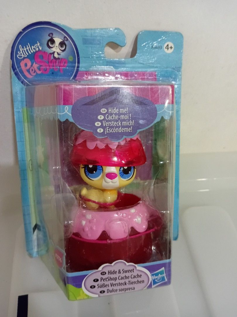 Original Hasbro LPS Littlest Pet Shop (Category: Designer & Blind Box Toys) located in Pasig City. Submitted by japan_ameri_kawaii_store (Listing ID 1385378100, Image 1). Description: the item is new but packing has signs of shelf wear , as is , 2 available.