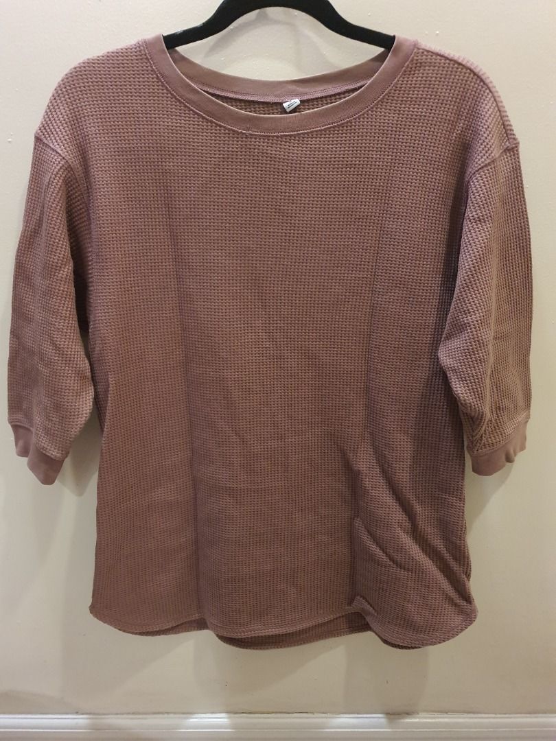 Original Uniqlo Ladies Blouse (Category: Blouses) located in Caloocan City. Submitted by forever_growing (Listing ID 1385241317, Image 3). Description: Brand: Uniqlo (Original Store bought) Size: M.