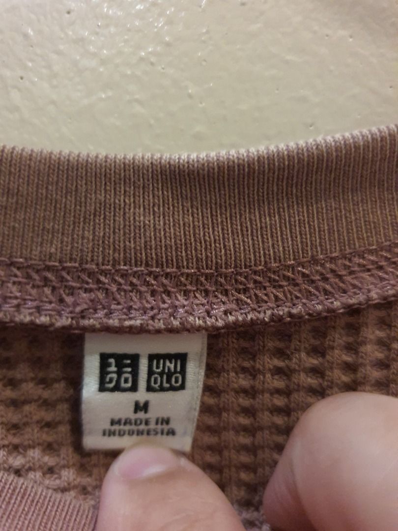 Original Uniqlo Ladies Blouse (Category: Blouses) located in Caloocan City. Submitted by forever_growing (Listing ID 1385241317, Image 2). Description: Brand: Uniqlo (Original Store bought) Size: M.