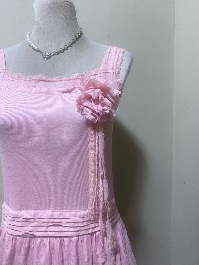 Lace/knit pin mini dress (Category: Dresses) located in Baguio. Submitted by eri_picked (Listing ID 1385358397, Image 2). Description: New with tag Size : small to medium knit yung top na part ——— coquette y2k summer 2000’s lace knit.