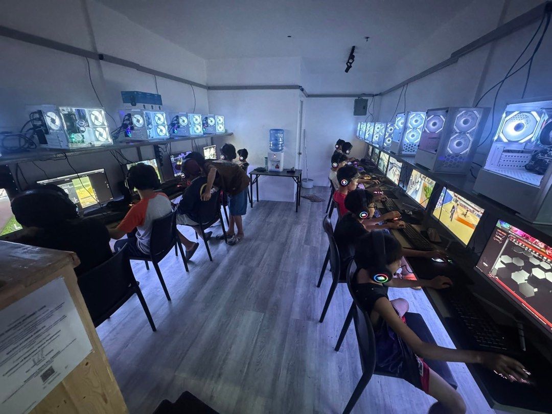 pisonet computer shop (Category: Desktops) located in Quezon City. Submitted by kimmy_15 (Listing ID 1385431749, Image 2). Description: FOR SALE SYSTEM UNIT SOBRANG GOODS 3 SETS: - MOTHERBOARD Asrock b450 steel legend (white) - PROCESSOR Ryzen 5 5600G - MEMORY T-Force Delta 2x8gb 3200mhz - STORAGE Gigabyte 256gb nvme for OS Gigabyte 512gb sata for Applications - PSU Acer 550 watts full modular - FANS Inplay openview 3 in 1 RGB - PC CASE YGT V300 